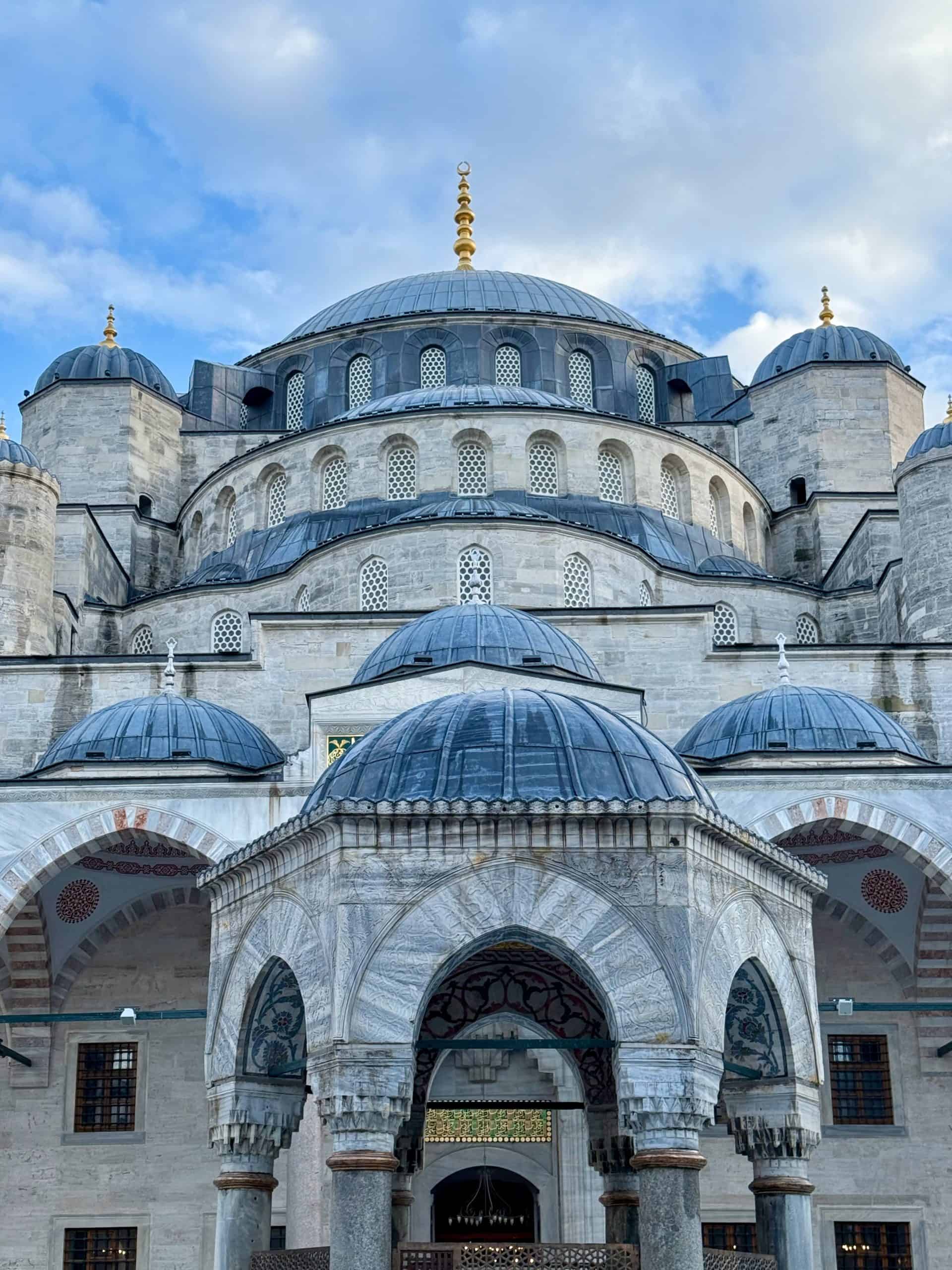 View upon entrance to the Blue Mosque, suggested site during a 3 days in Istanbul visit