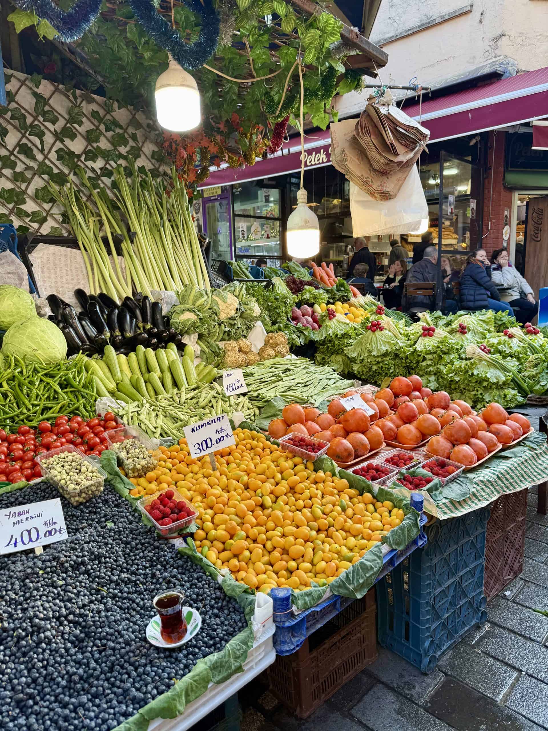 Fruit stand in the Fish Market in Kadıköy, an essential stop in any food tour in Istanbul